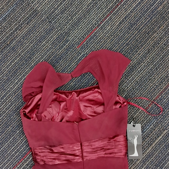 NWT Bridesmaid dress Burgandy Every Pretty Size 6 - Picture 4 of 7